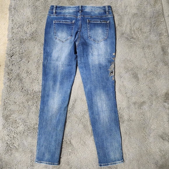 Blue Bebe embroidered sequin low rise skinny jeans-Size 29 - Picture 4 of 5